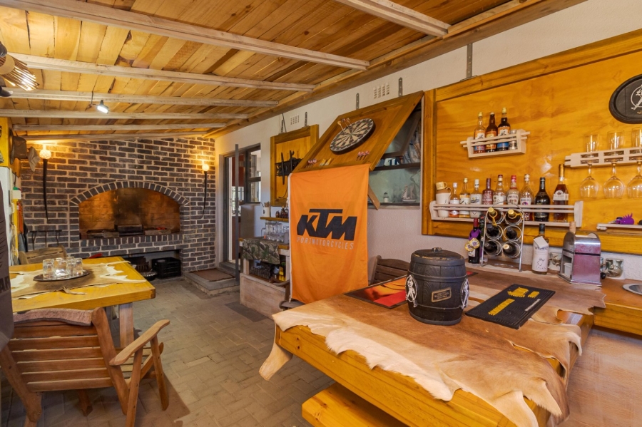 5 Bedroom Property for Sale in Loucharmante Western Cape